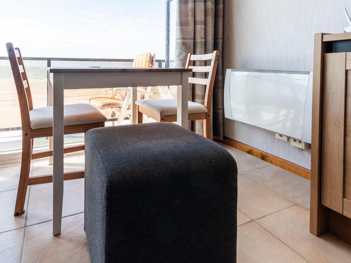 Contemporary Apartment In Oostende With Balcony 外观 照片