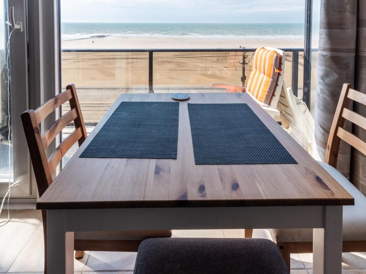 Contemporary Apartment In Oostende With Balcony 外观 照片